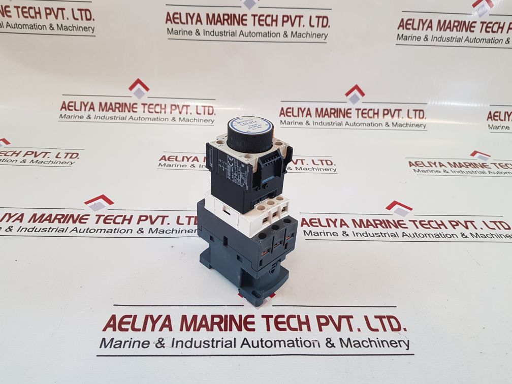 Telemecanique Lc1D12 Contactor With La2 Dt2 Travail On Delay
