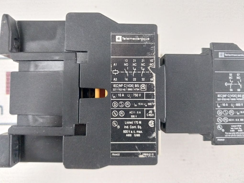 Telemecanique La2 Dt2 Time Delay Block 750 V
