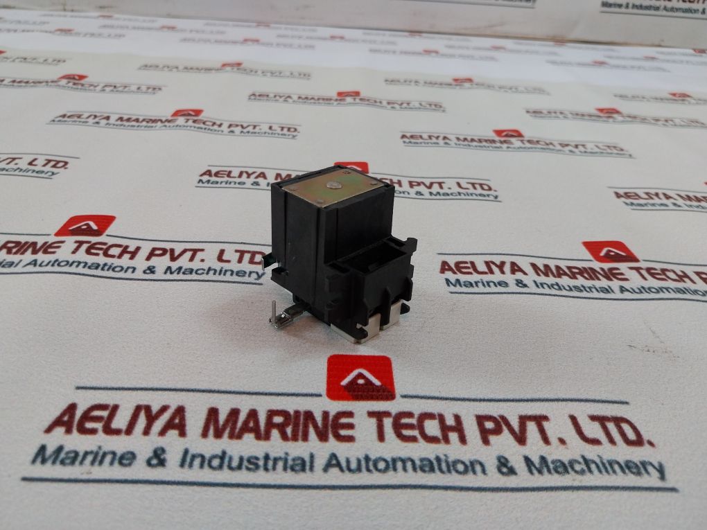 Telemecanique La7-d03F Remote Trip / Electrical Reset 110/127V Ac/Dc 50/60Hz