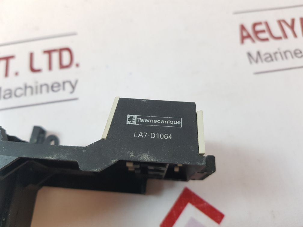 Telemecanique la7-d1064 thermal relay block