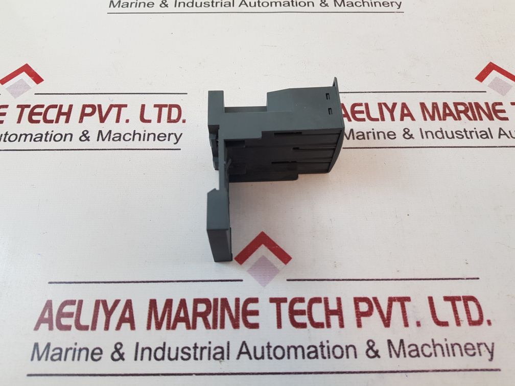 Telemecanique lad7b106 terminal block