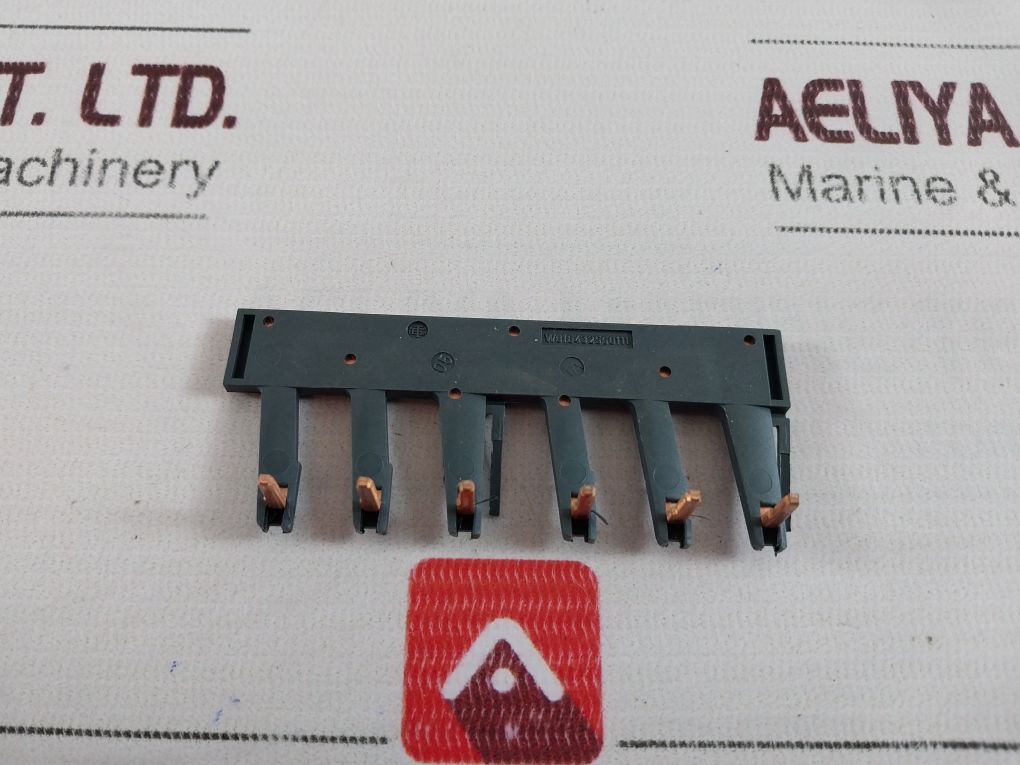 Telemecanique/Schneider Lad9R1V Mechanical Interlock Kit