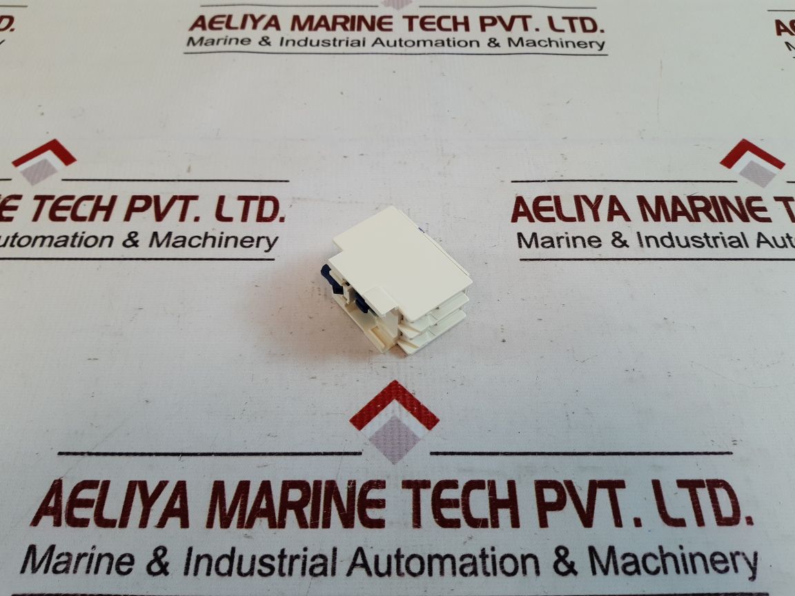 Set of 5x Telemecanique ladn20 auxiliary contact block 