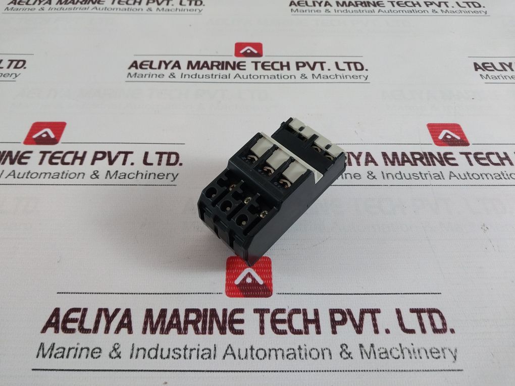 Telemecanique Lr2 D13 Thermal Overload Protection Relay With Adapter La7 D