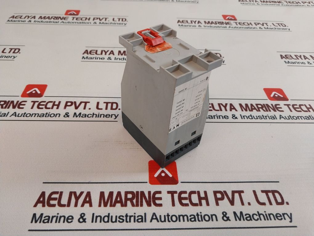 Telemecanique Ny2 K10 Safety Barrier Relay 24/48V