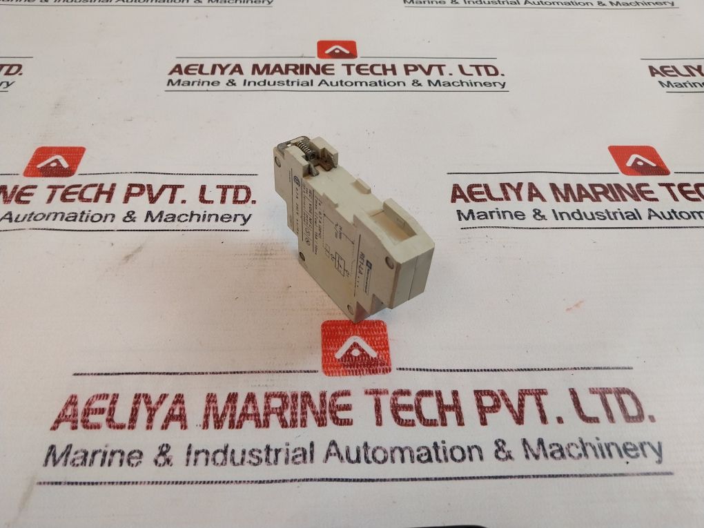 Telemecanique Re1-la004 Timer Delay Relay 0.7A 240V Ac/Dc