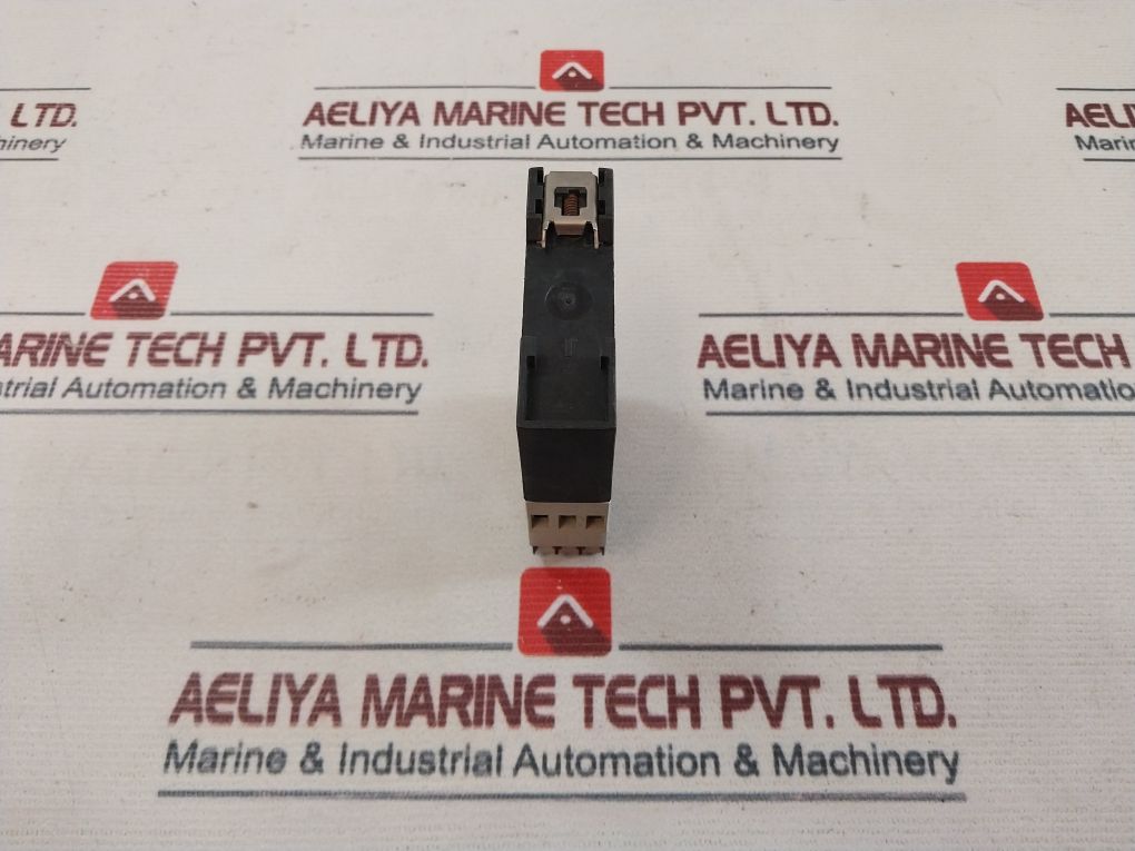 Telemecanique Re4 Cv11Bu Time Relay Delay