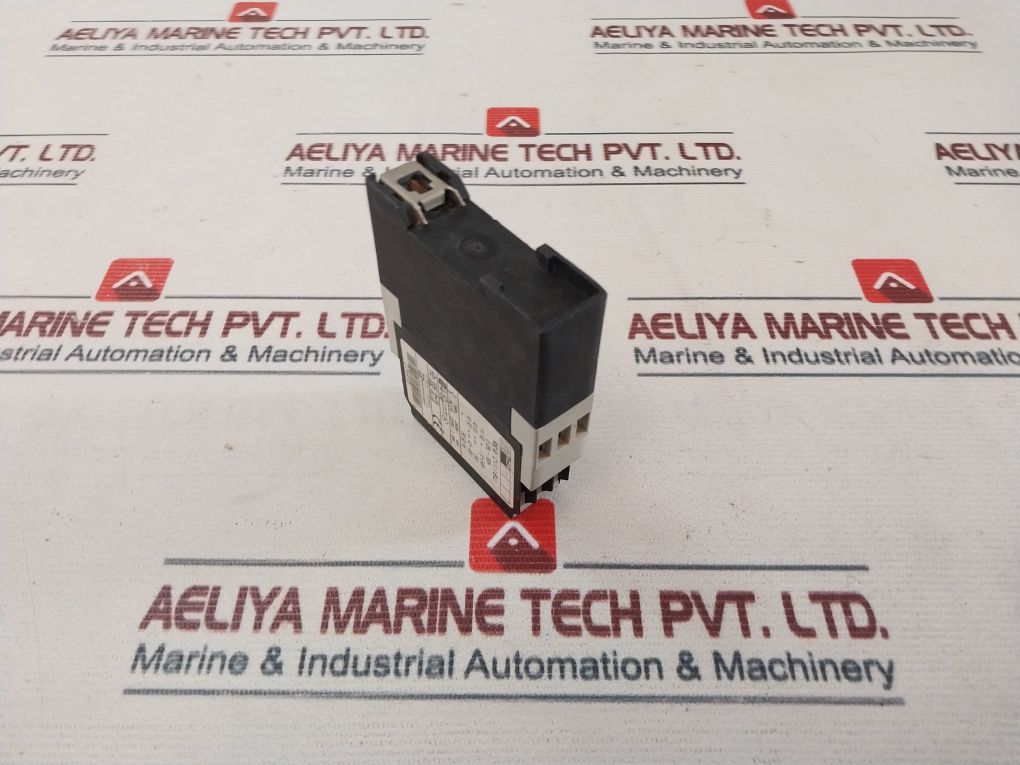 Telemecanique Re4 Cv11Bu Time Relay Delay