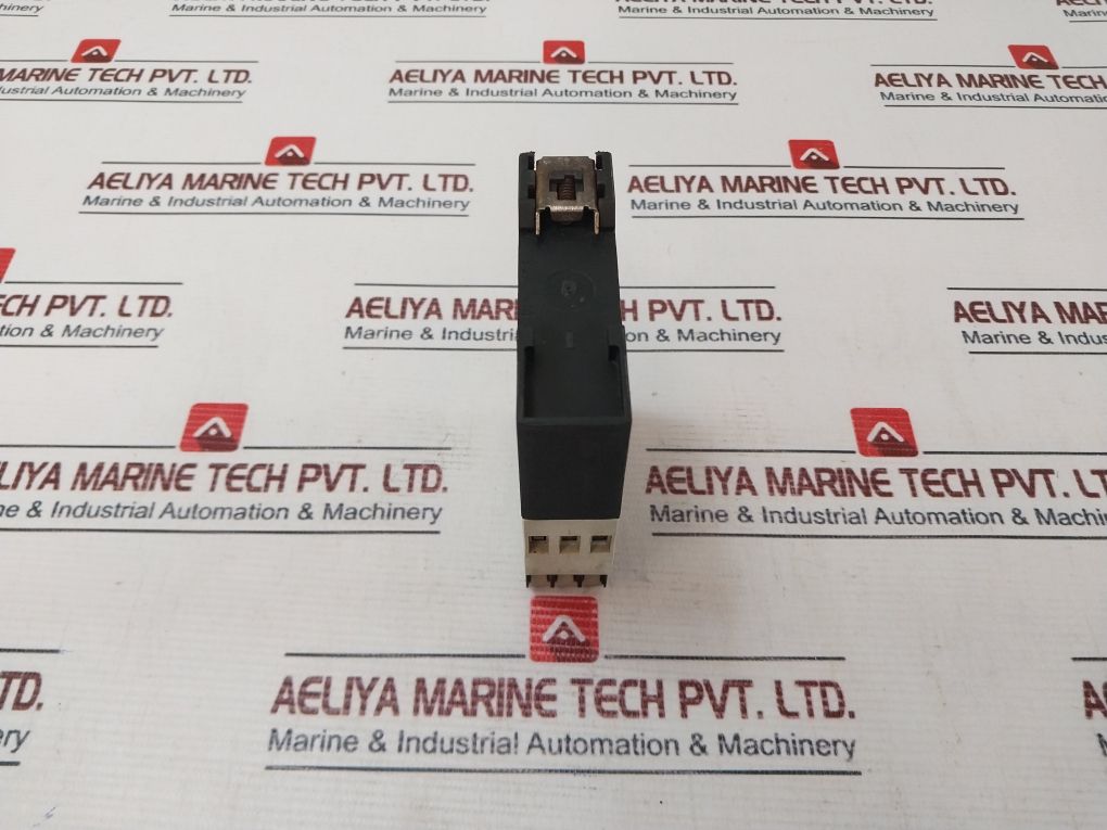 Telemecanique Re4 Ml11Bu Time Delay Relay 0,05S-300H 50/60Hz