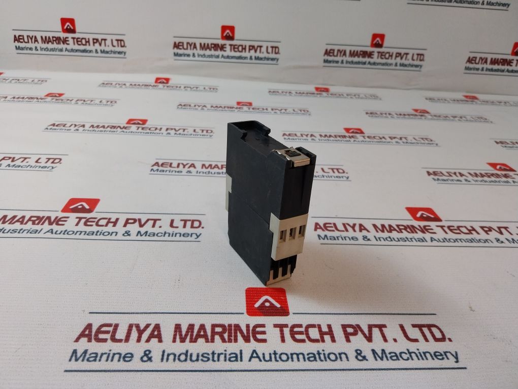 Telemecanique Re4 Tp13Bu Timer Delay Relay