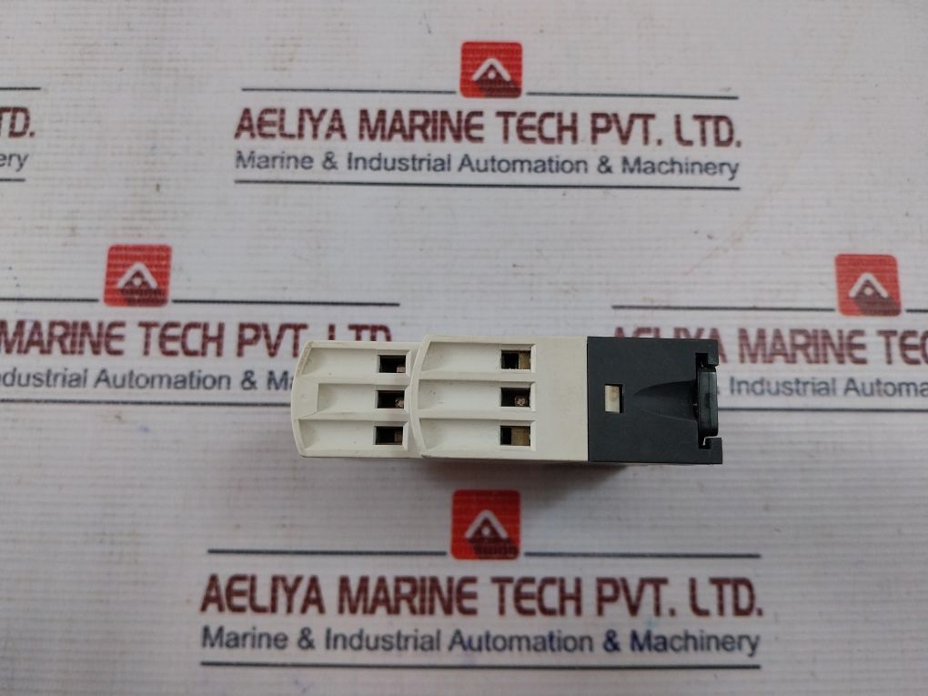 Telemecanique Re7Ml 11Bu Time Delay Relay 110-240V ~ 50/60Hz