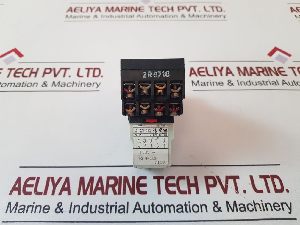 Telemecanique Rhn412F Relay 2.5A240Vac With Relay Base
