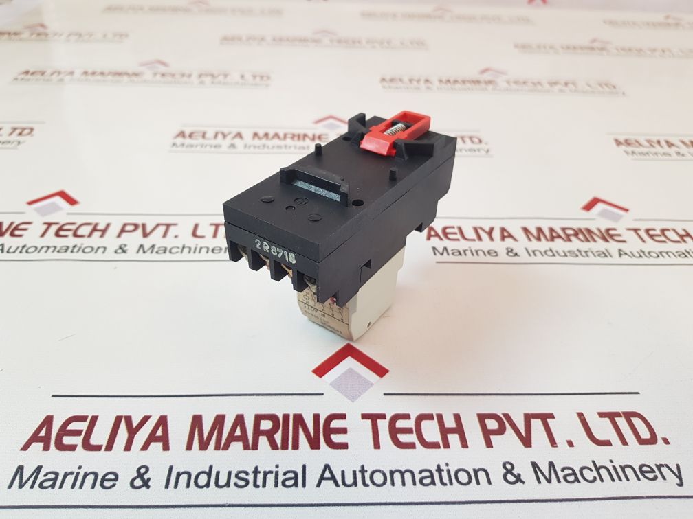 Telemecanique Rhn412F Relay With 2R8718 Relay Base
