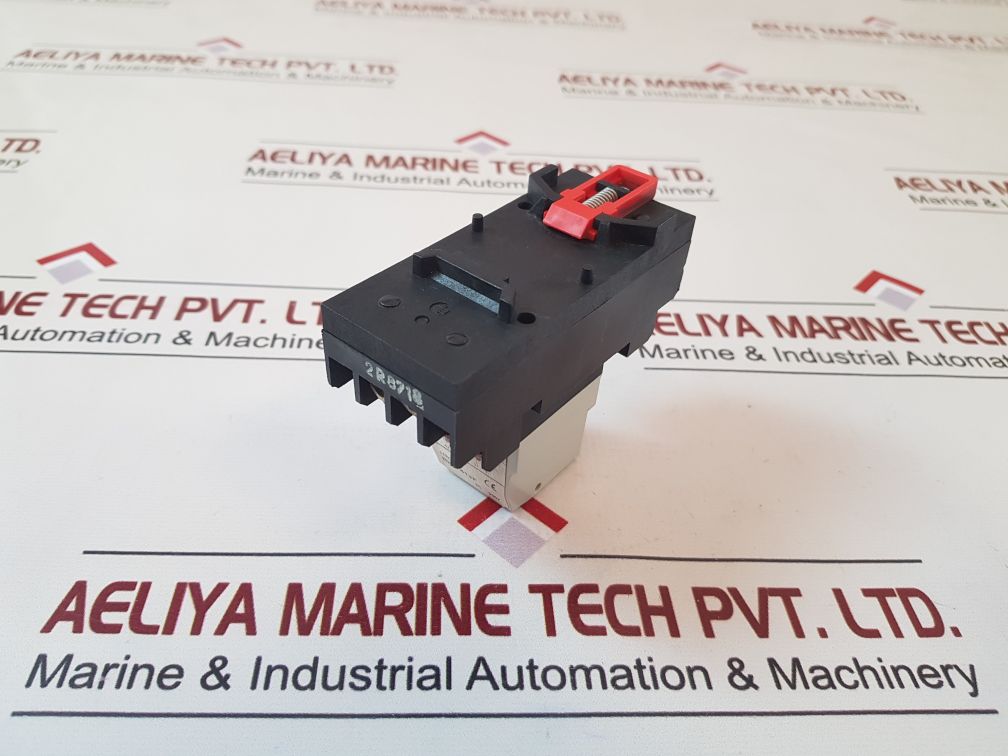 Telemecanique Rhn 412F Relay With 2R8718 Relay Base