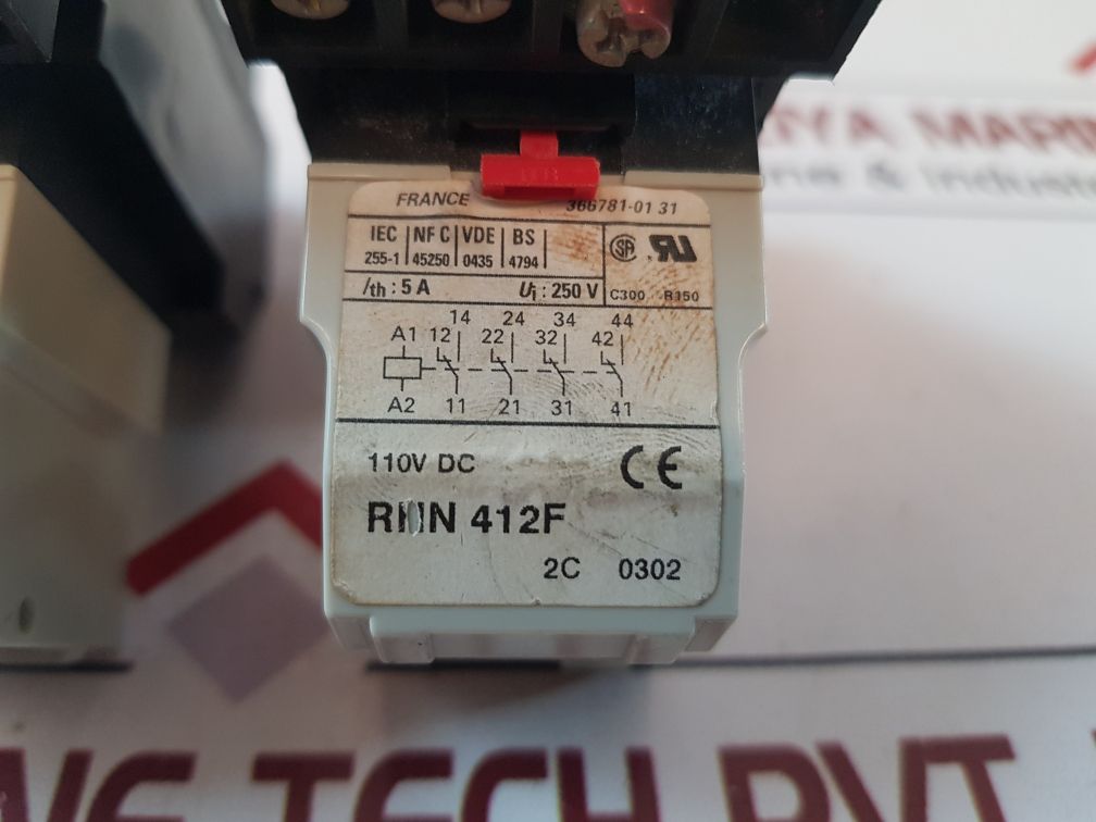 Telemecanique Rhn 412F Relay With 2R8718 Relay Base
