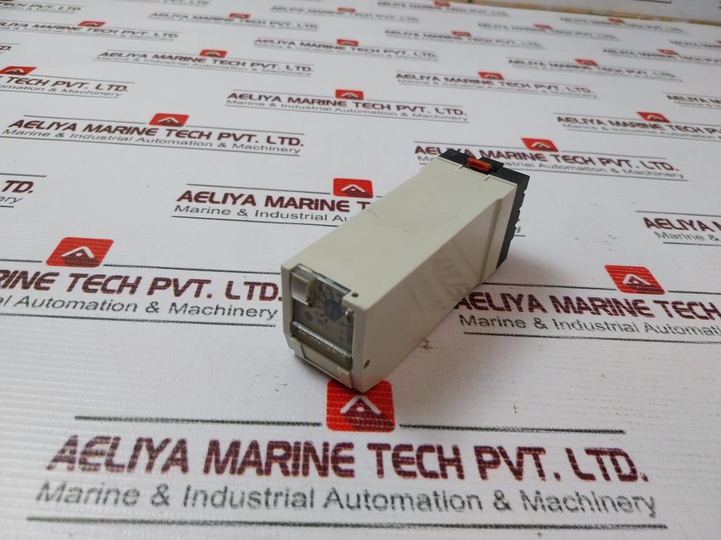 Telemecanique Rht 418F Time Delay Relay 110Vac 50/60Hz
