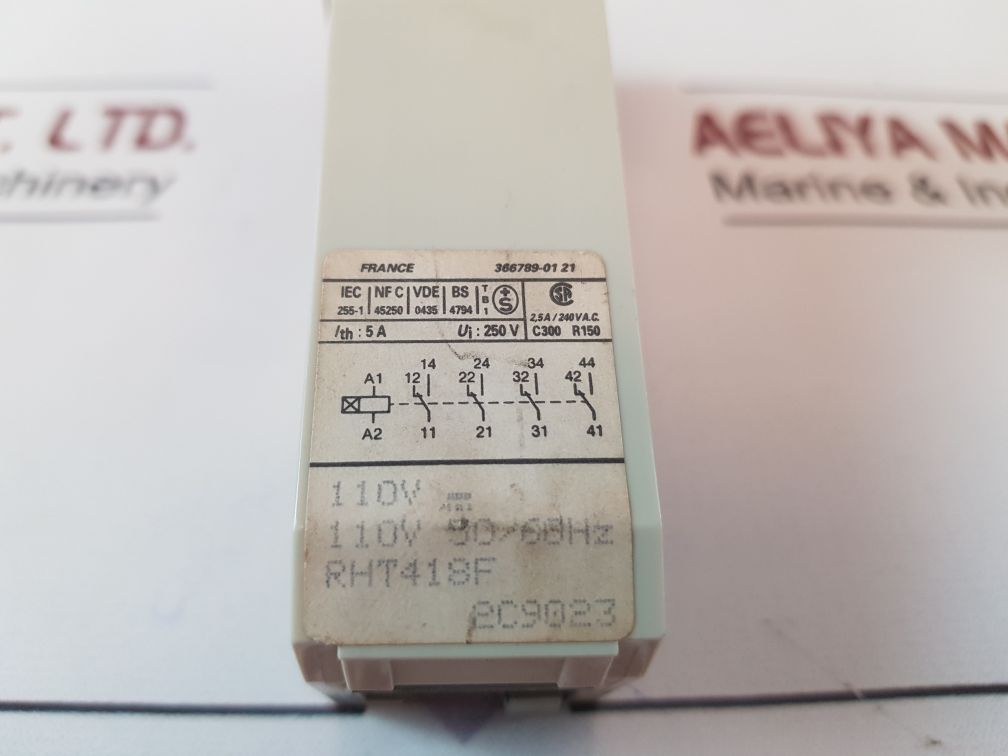 Telemecanique Rht 418F Time Delay Relay With Base
