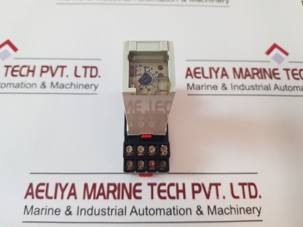 Telemecanique Rht 418F Time Delay Relay With Base
