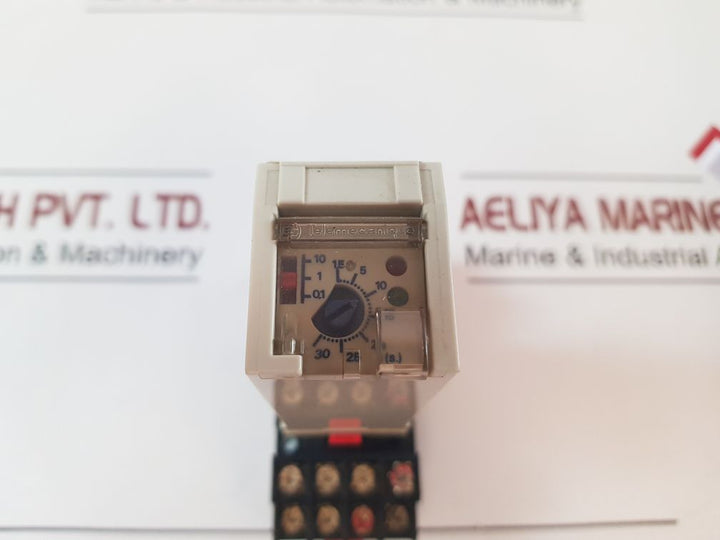 Telemecanique Rht 418F Time Delay Relay With Base
