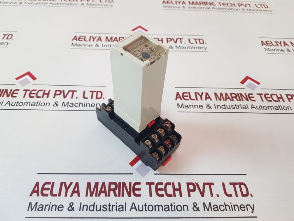 Telemecanique Rht 418F Time Delay Relay With Base
