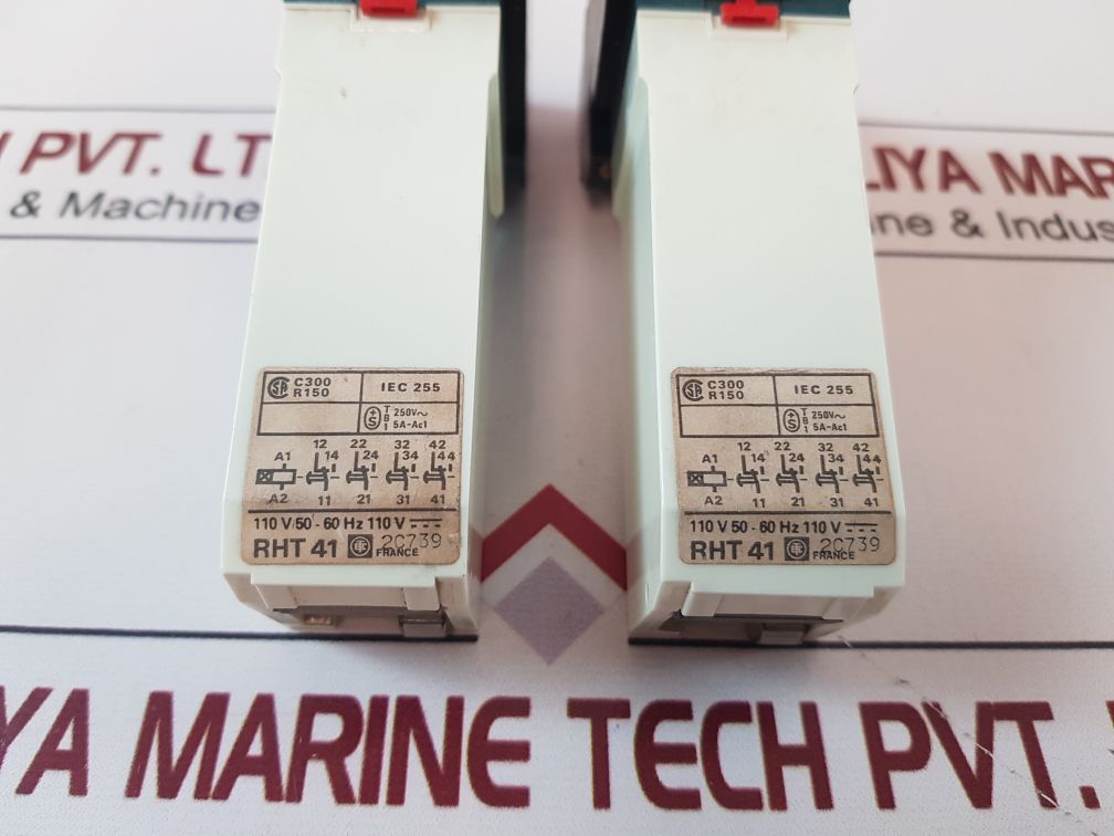Telemecanique Rht 41 Relay With Base
