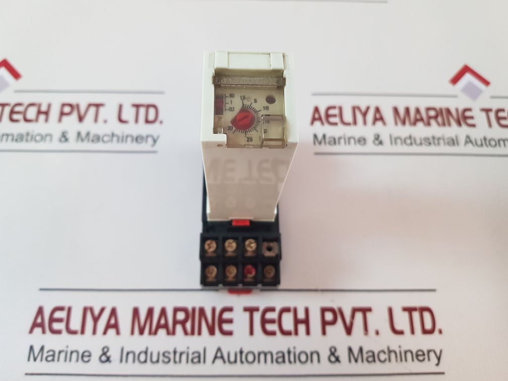 Telemecanique Rht 41 Relay With Base
