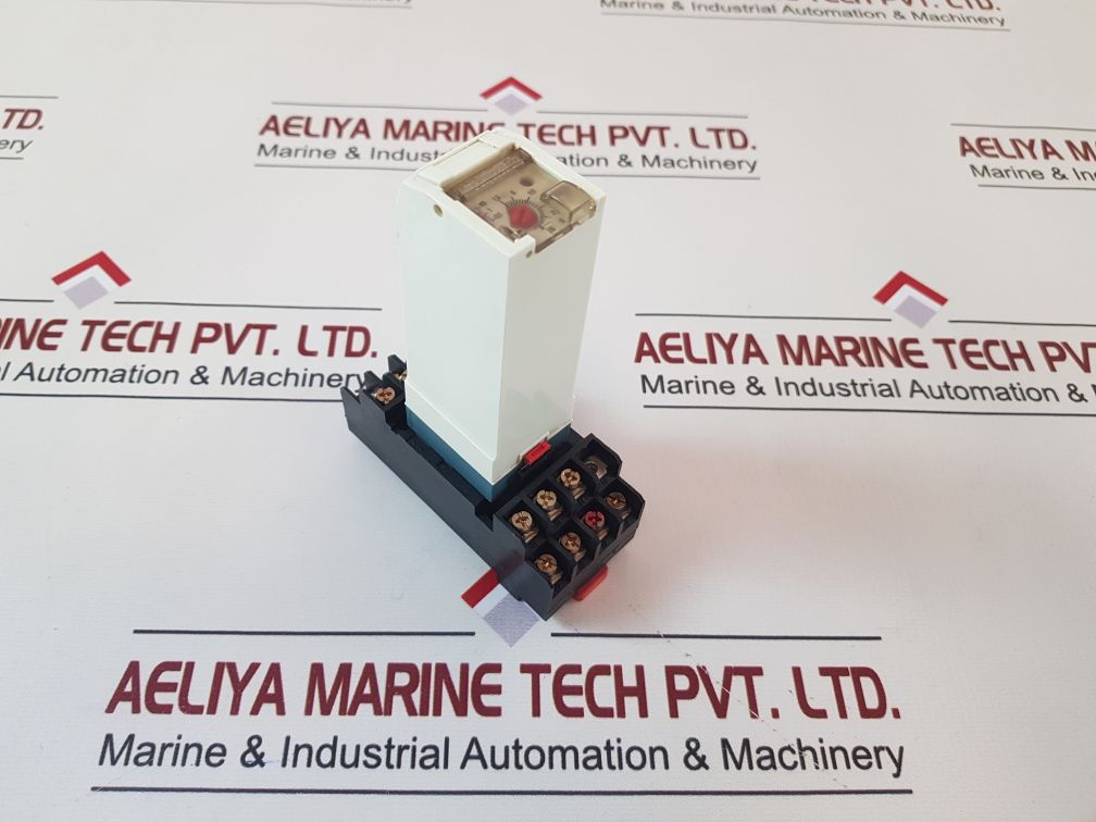 Telemecanique Rht 41 Relay With Base
