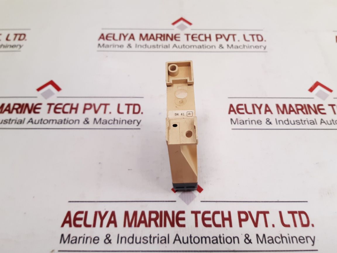 Telemecanique Rm2-tg11S Relay 220-500V