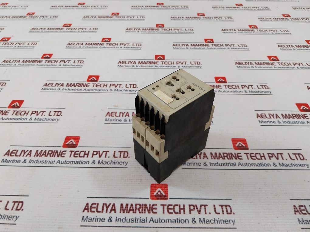 Telemecanique Rm3 Ua1 / R13 Ua113Mu7 Voltage Measuring Relay