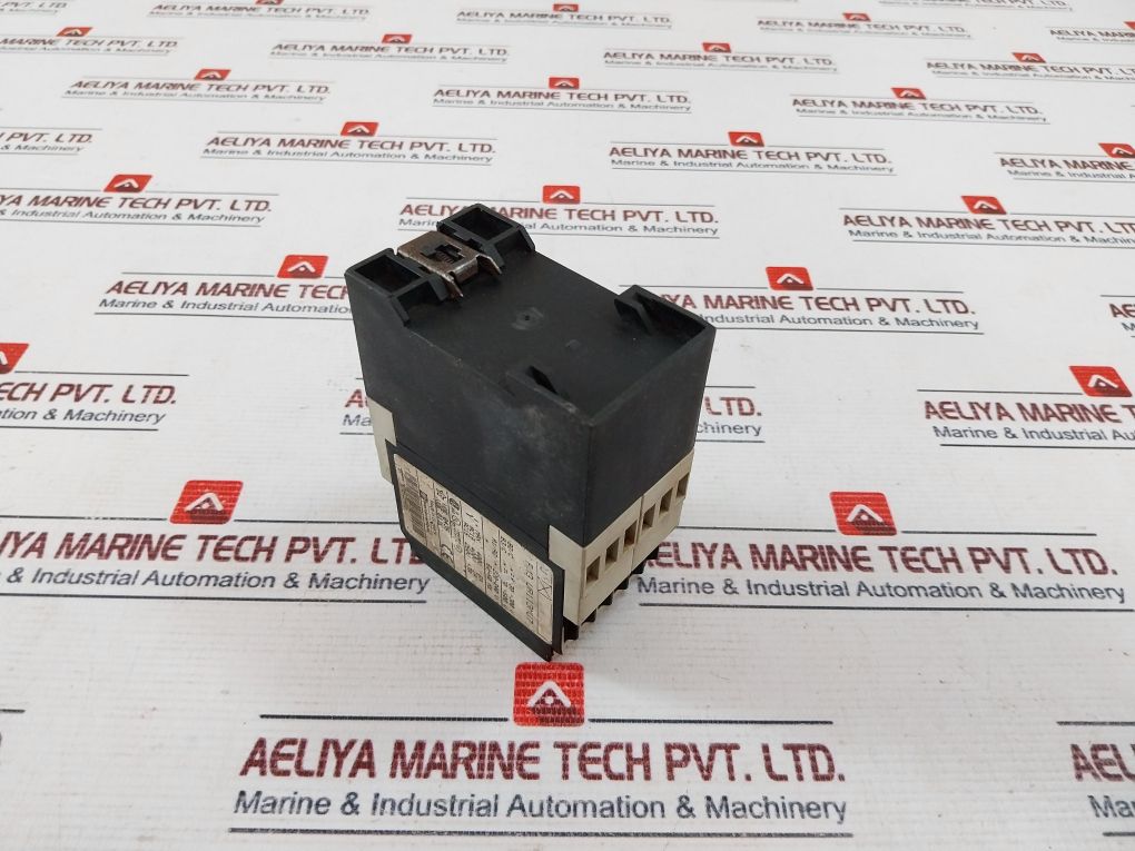 Telemecanique Rm3 Ua1 / R13 Ua113Mu7 Voltage Measuring Relay