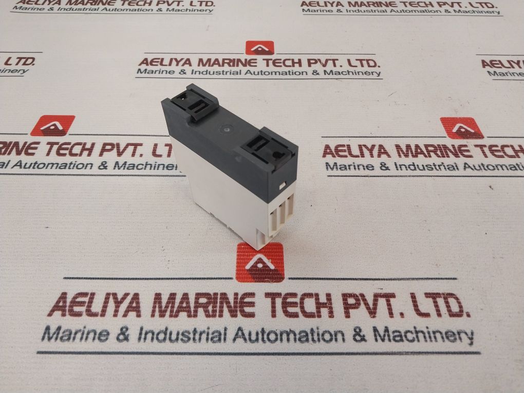 Telemecanique Rm4Tr32 3 Phases Voltage Monitoring Relay