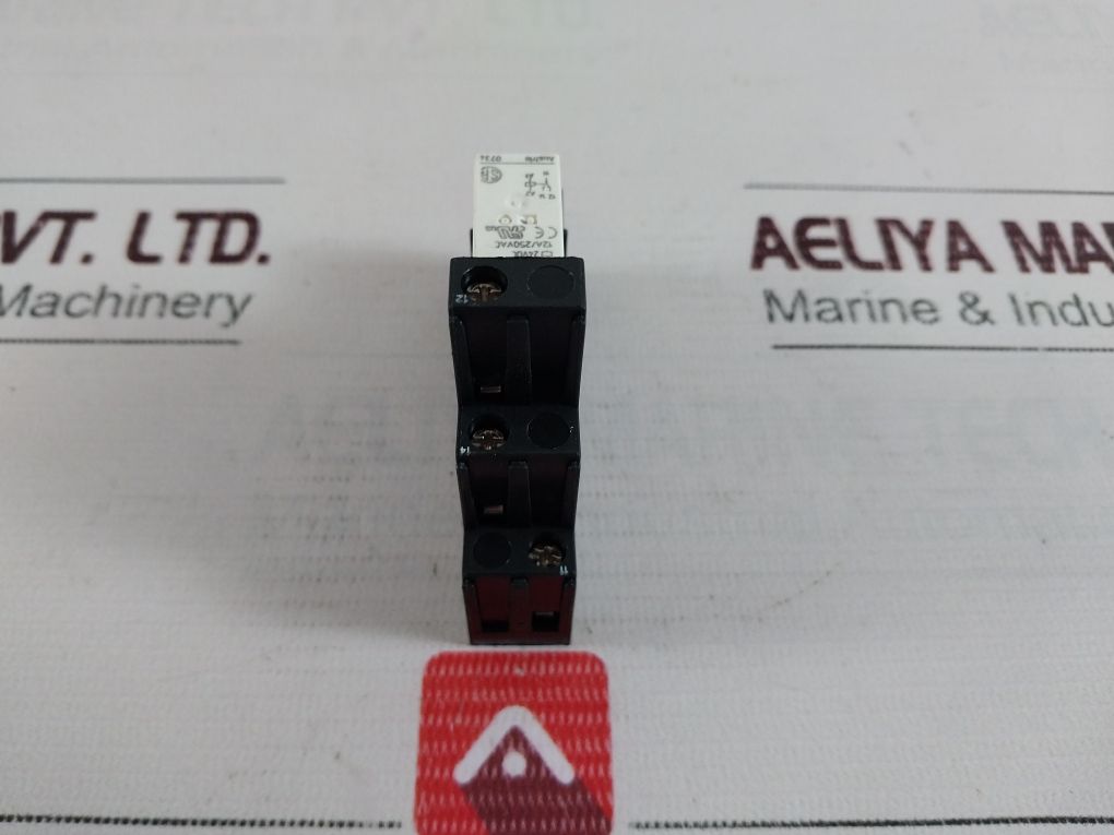 Telemecanique Rsze1S35Mba Relay Socket