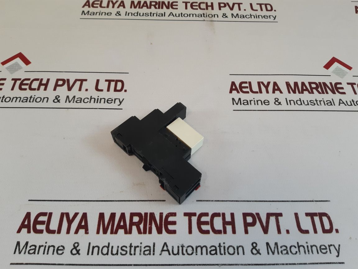 Telemecanique Rsb 2A080P7 Relay With Rsze 1S48M Socket