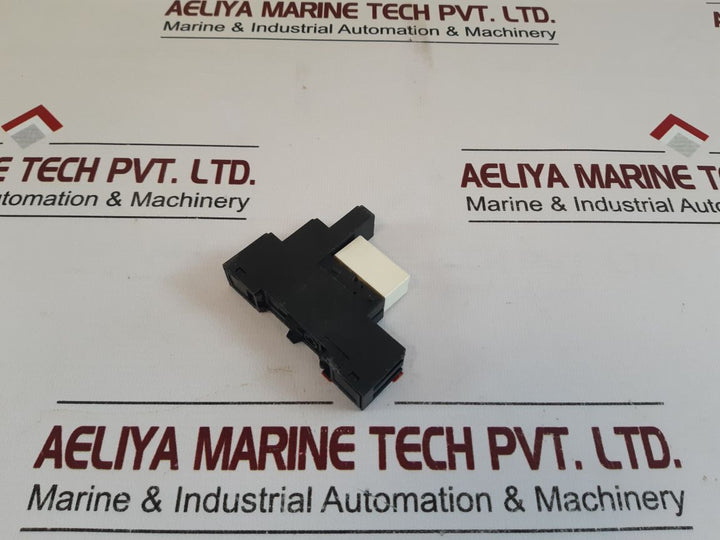 Telemecanique Rsb 2A080P7 Relay With Rsze 1S48M Socket