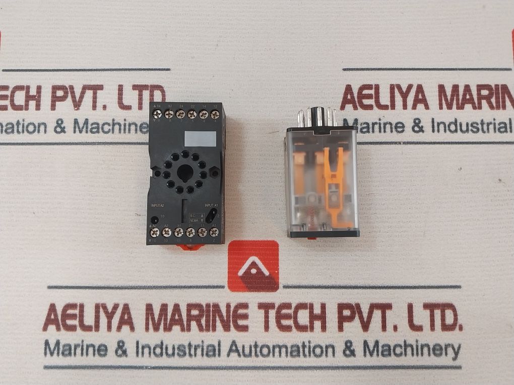 Telemecanique Rumc31P7 Universal Relay With Base 10A/250 Vac 50/60 Hz