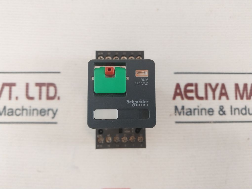 Telemecanique Rumc31P7 Universal Relay With Base 10A/250 Vac 50/60 Hz