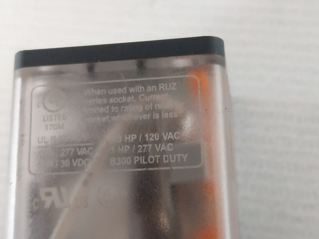 Telemecanique Rumc31P7 Universal Relay With Base 10A/250 Vac 50/60 Hz