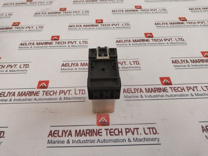 Telemecanique Run31A22 Bd Relay With Ruz 1A Socket 10A 50/60Hz