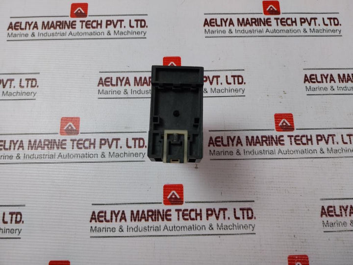 Telemecanique Run31A22 Bd Relay With Ruz 1A Socket 10A 50/60Hz