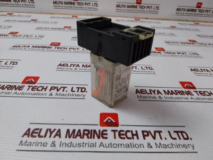 Telemecanique Run31A22 Bd Relay With Ruz 1A Socket 10A 50/60Hz