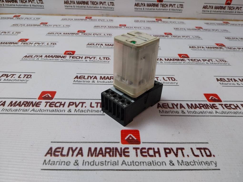 Telemecanique Run31A22 Bd Relay With Ruz 1A Socket 10A 50/60Hz