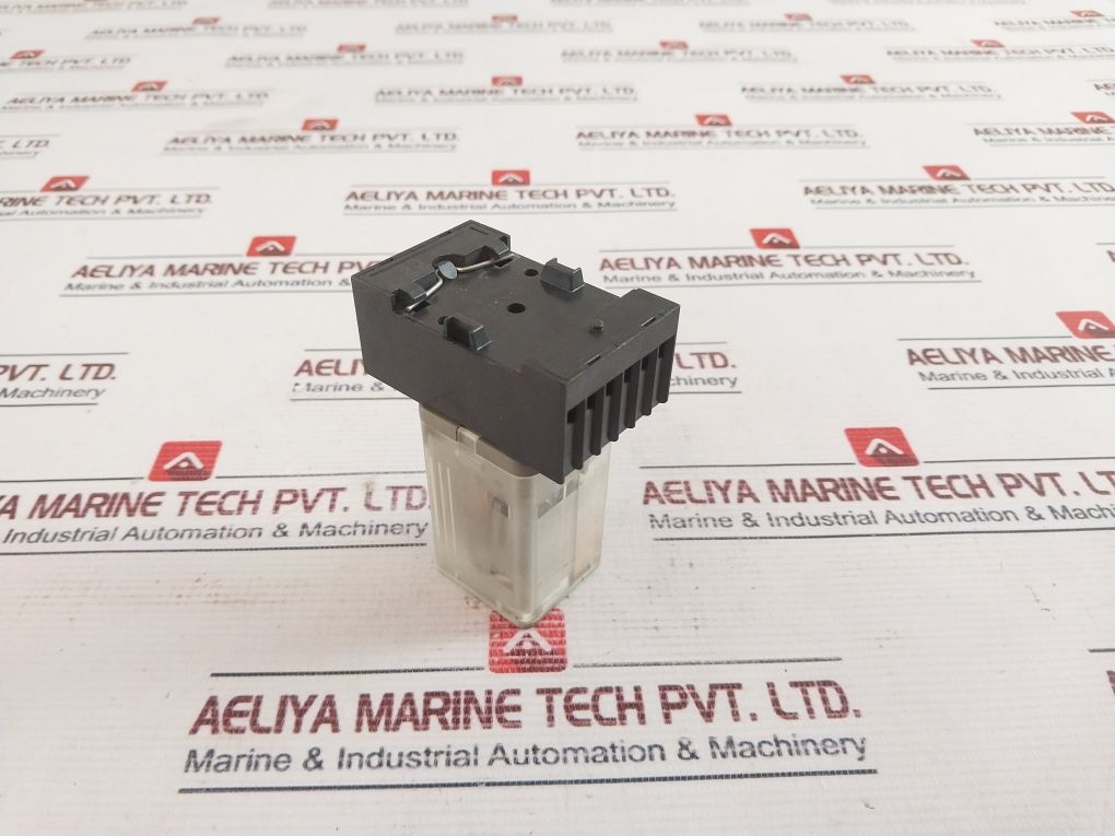 Telemecanique Run 31A21 Bd Relay With Ruz 1A Socket 50/60Hz