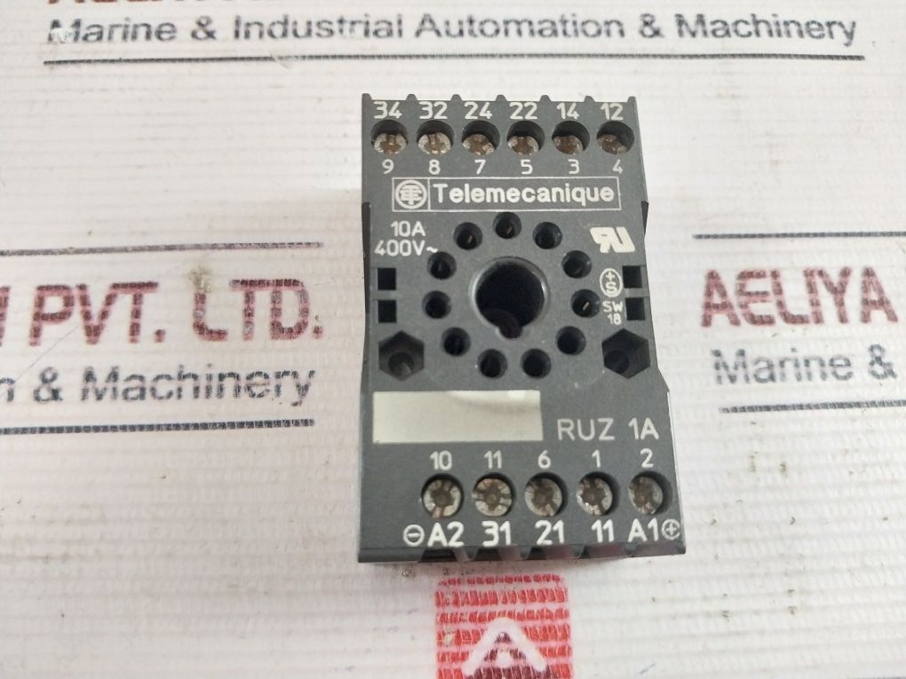 Telemecanique Run 31A21 Bd Relay With Ruz 1A Socket 50/60Hz