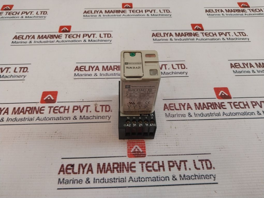 Telemecanique Run 31A21 Bd Relay With Socket 230Vac