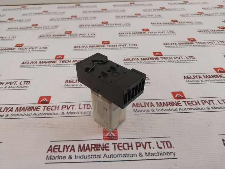 Telemecanique Run 31A22 Bd Relay With Socket