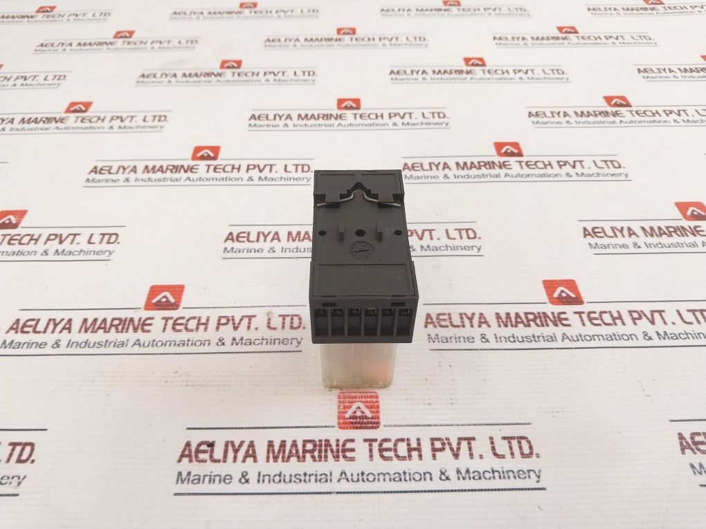 Telemecanique Run 31A22 Bd Relay With Socket 24Vdc