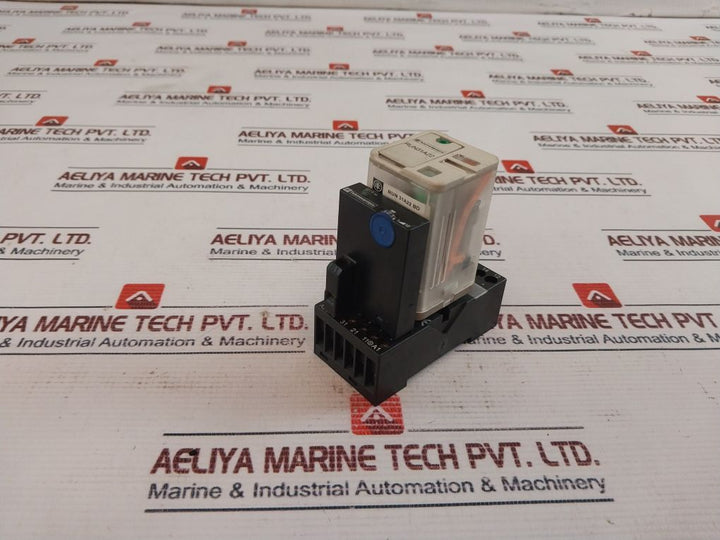Telemecanique Run 31A22 Bd Relay With Socket 24Vdc