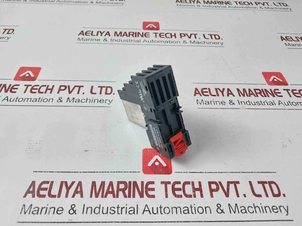Telemecanique Rxm4Ab2P7 Relay With Rxze2S114M Base