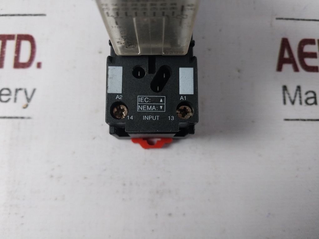Telemecanique Rxm4Ab2P7 Relay With Rxze2S114M Base