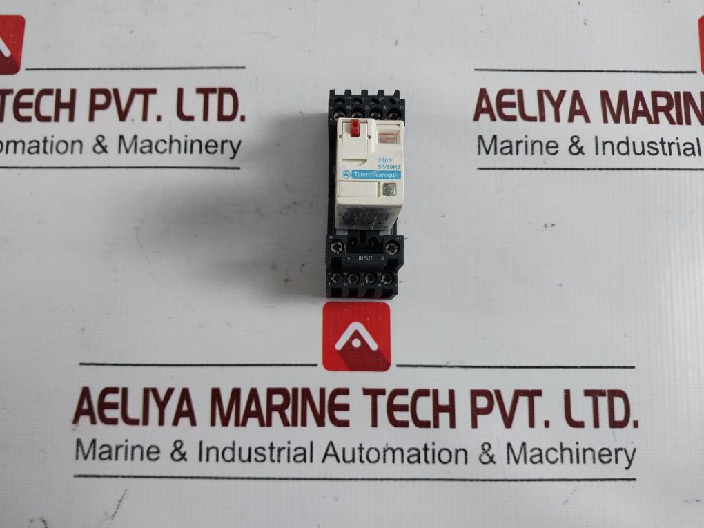 Telemecanique Rxm4Ab2P7 Relay With Rxze2M114M Socket